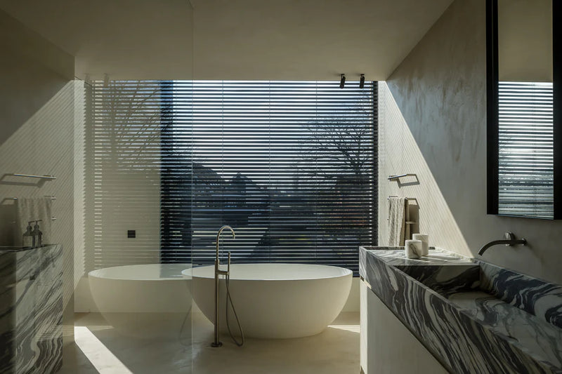 Sophisticated Elegance - Dennis T'Jampens